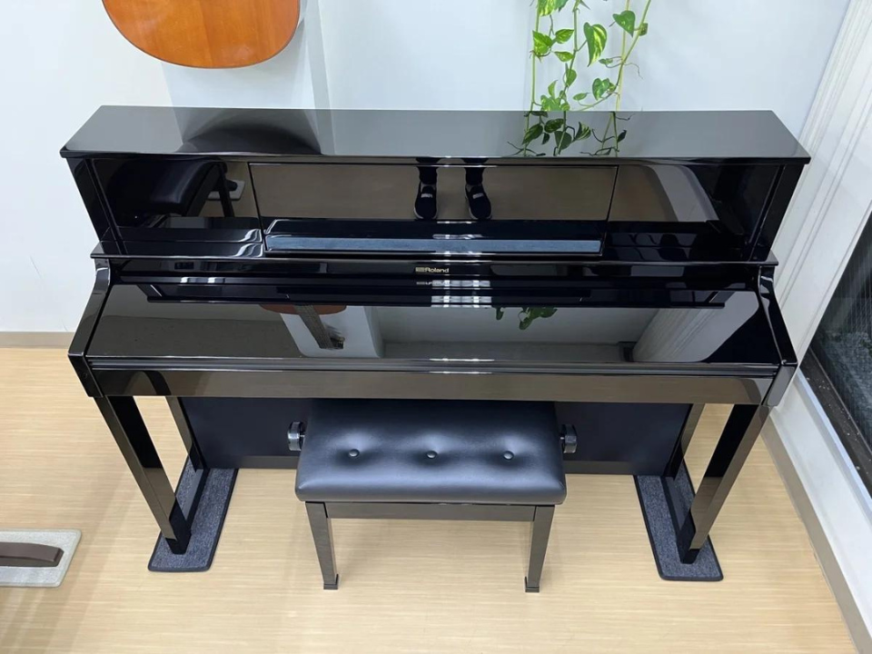 ROLAND LX7 PE - Ảnh thực tế 3